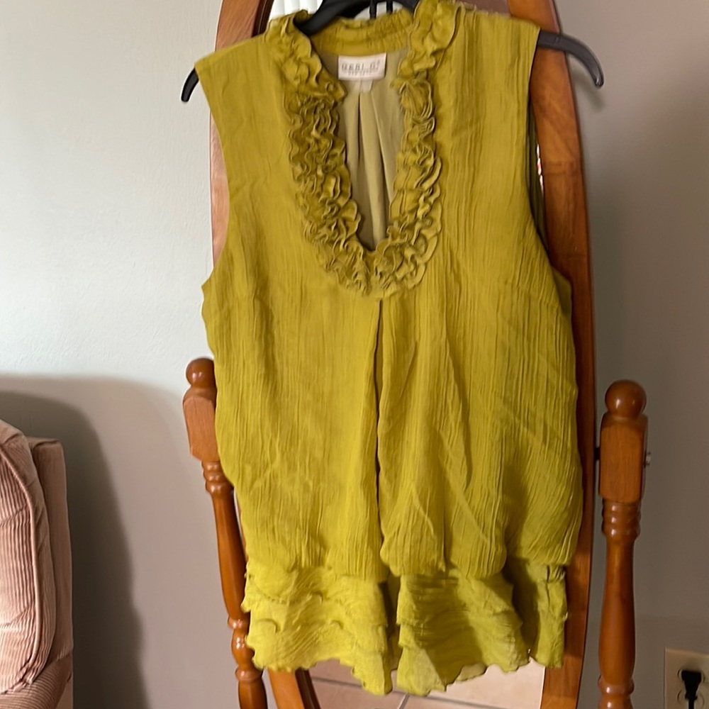 Woman top